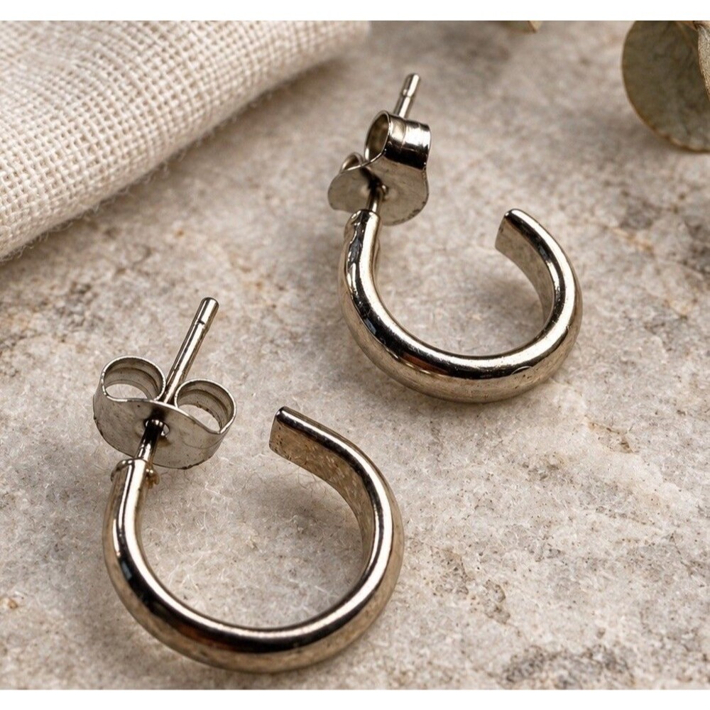 Vintage Silver Tone Chunky Mini Hoop Earrings Pierced Minimalist 90s